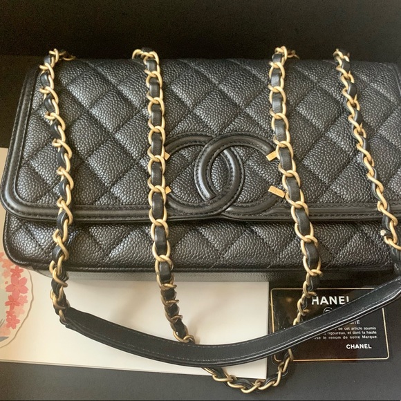 ❌sold❌Chanel Caviar Filigree Medium Flap GHW - Picture 9 of 15